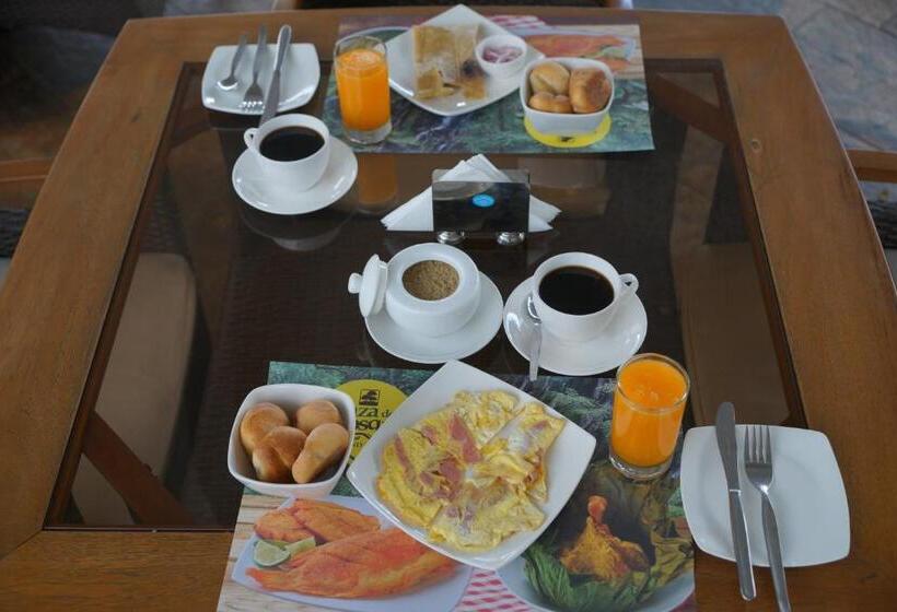 ホテル Plaza Del Bosque Inn