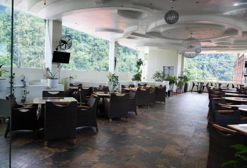 ホテル Plaza Del Bosque Inn