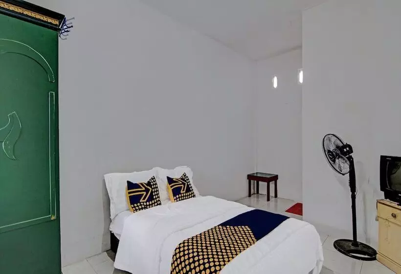 Hotelli Spot On 92449 Libersa Homestay Syariah