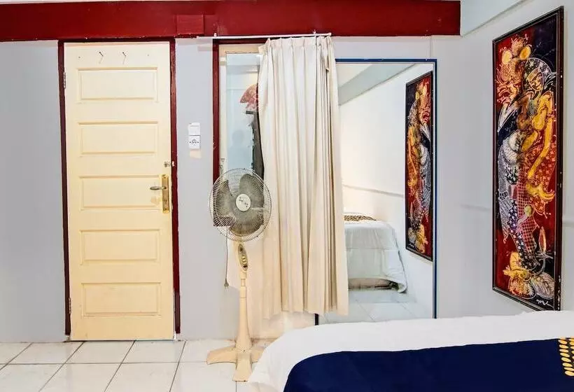 Hotelli Spot On 92449 Libersa Homestay Syariah