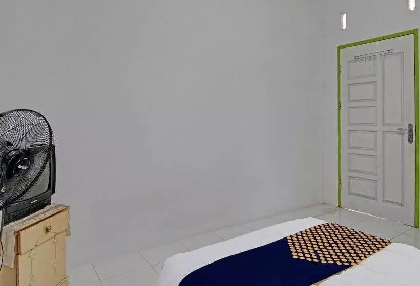 Hotelli Spot On 92449 Libersa Homestay Syariah