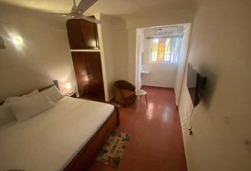 Pension (Hôtel basse catégorie) Larjoe Guesthouse