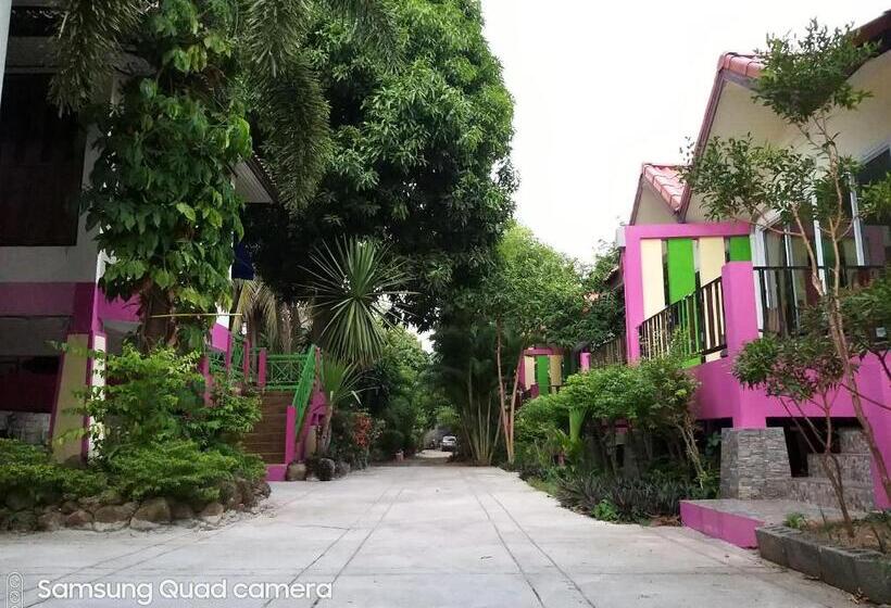 Pension Mae Somboon House