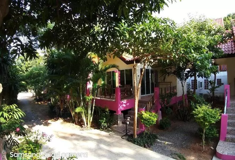ペンション Mae Somboon House