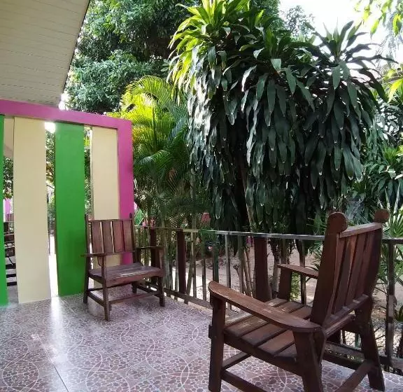 ペンション Mae Somboon House