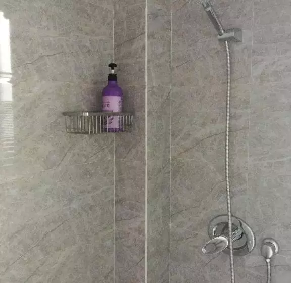 Majatalo March Garden Next To The Furniture Market