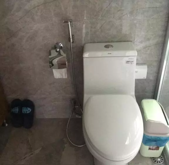 Majatalo March Garden Next To The Furniture Market