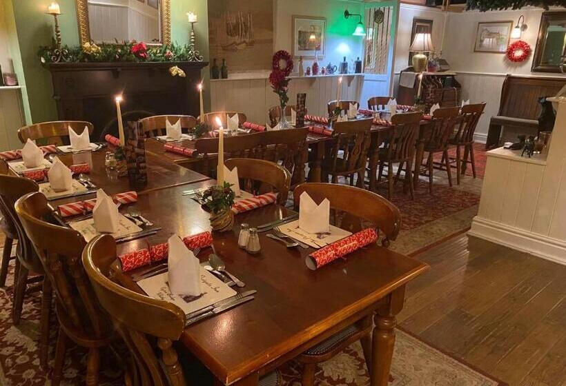 הוסטל The Postgate Inn