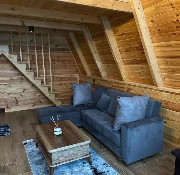 ベッドアンドブレックファースト Doğal Sui̇t Dağ Evleri̇ Bungalov