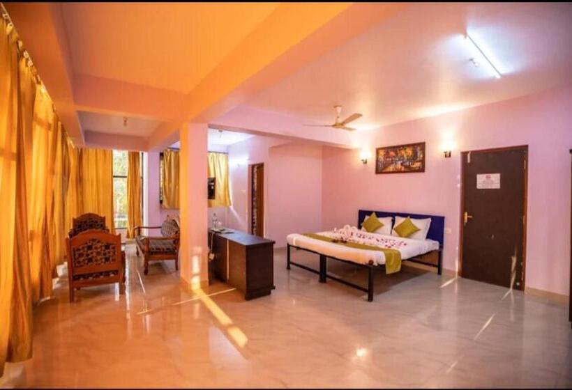 בית מלון כפרי Colours Fly