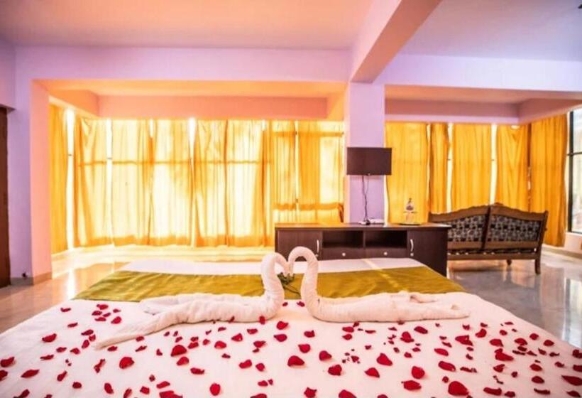 בית מלון כפרי Colours Fly