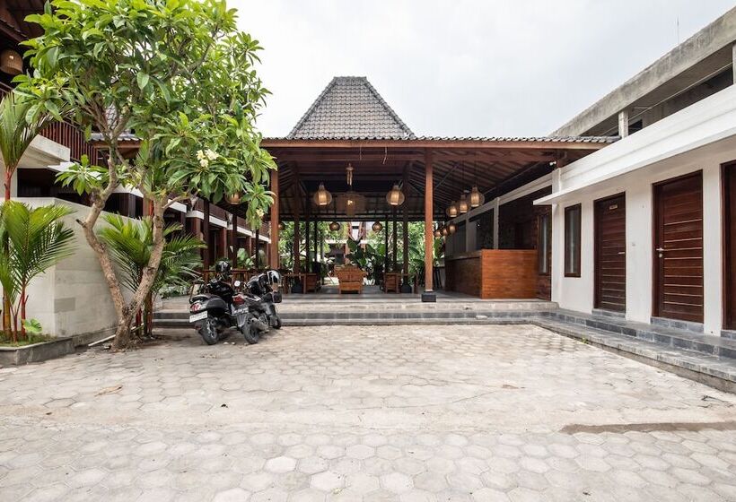 ホテル Dadeka Canggu