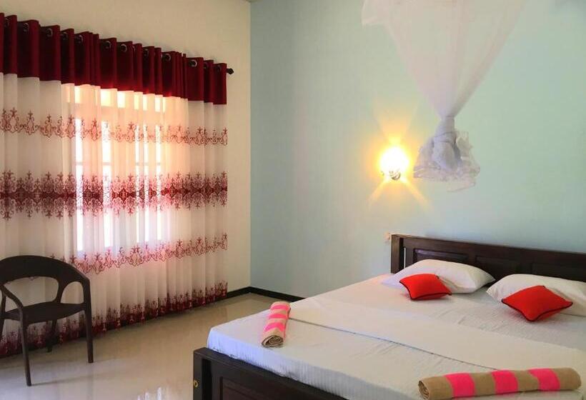 هتل Elephants Safari Cottages