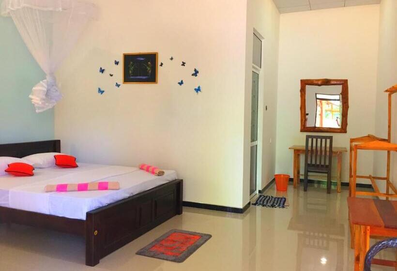 هتل Elephants Safari Cottages