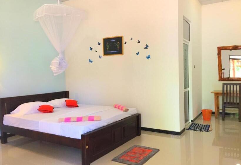 هتل Elephants Safari Cottages