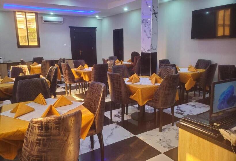 Greatville Hotel Signature