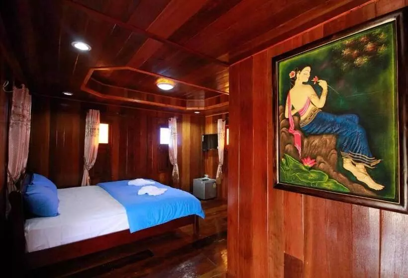 ホテル Ma Der Bua