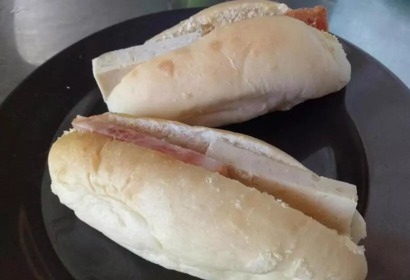 ホテル Ma Der Bua