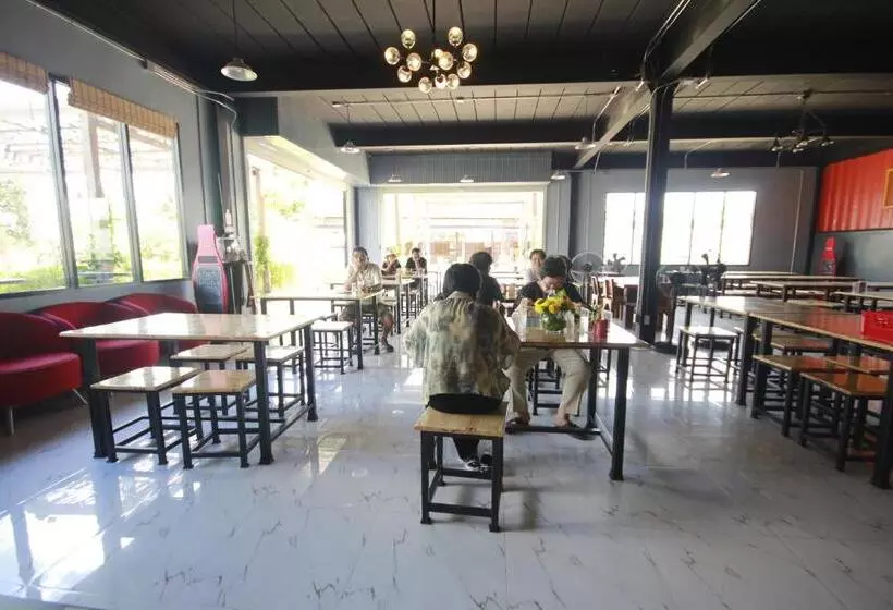 ホテル Ma Der Bua