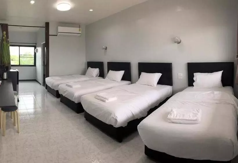 ホテル Ma Der Bua