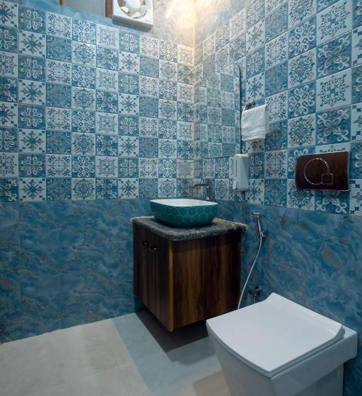 Отель Madhav Residency