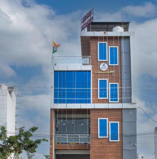 Отель Madhav Residency