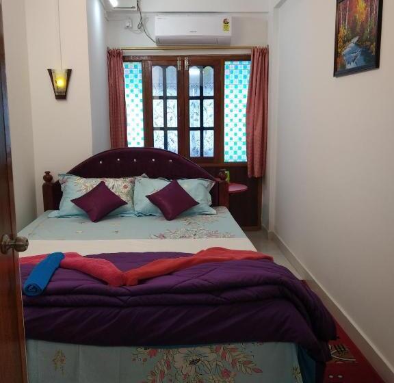 Отель Ratnoop Inn Enjoy The Premium Home Stay