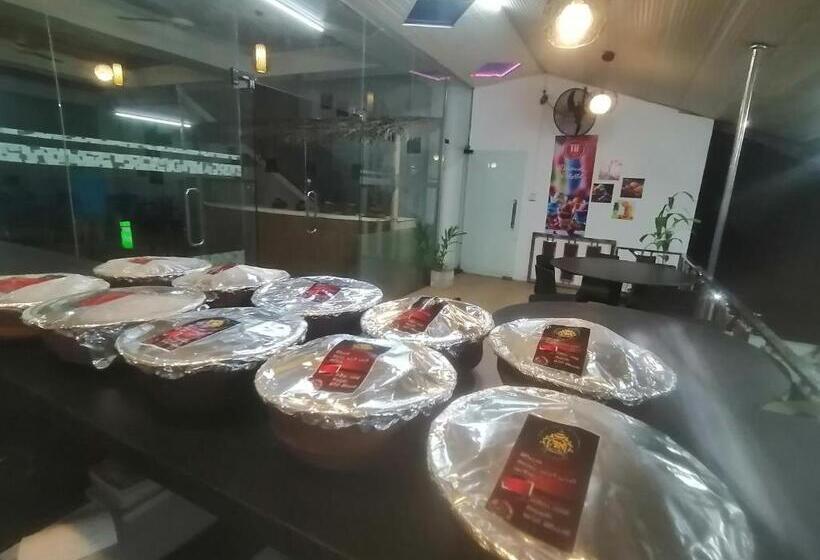 ホテル Ambula Food Court