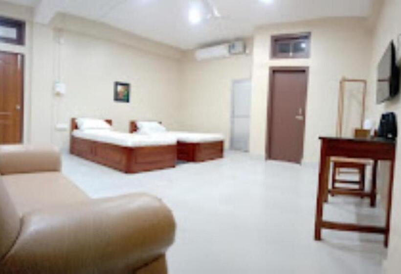 בית מלון כפרי Urban Residency, Dimapur