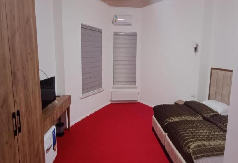 Pensão Alifa Lux Guesthouse