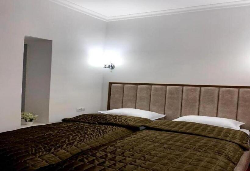 Pensão Alifa Lux Guesthouse