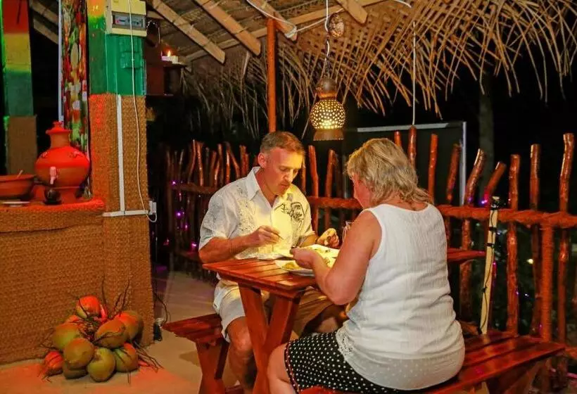 Majatalo Coconut Style Restaurant & Milinda Guest