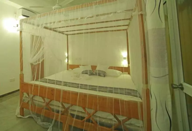 Majatalo Coconut Style Restaurant & Milinda Guest