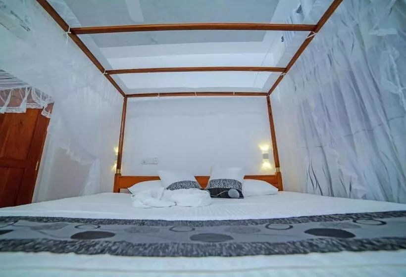 Majatalo Coconut Style Restaurant & Milinda Guest