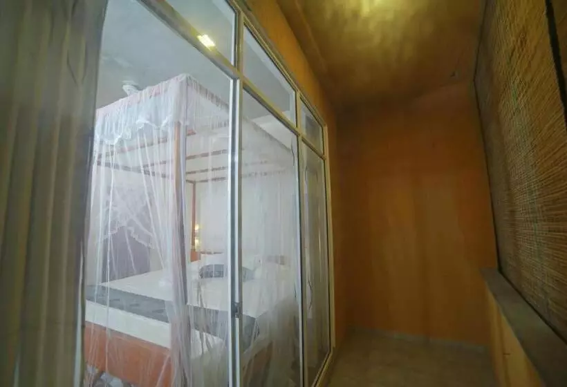 Majatalo Coconut Style Restaurant & Milinda Guest