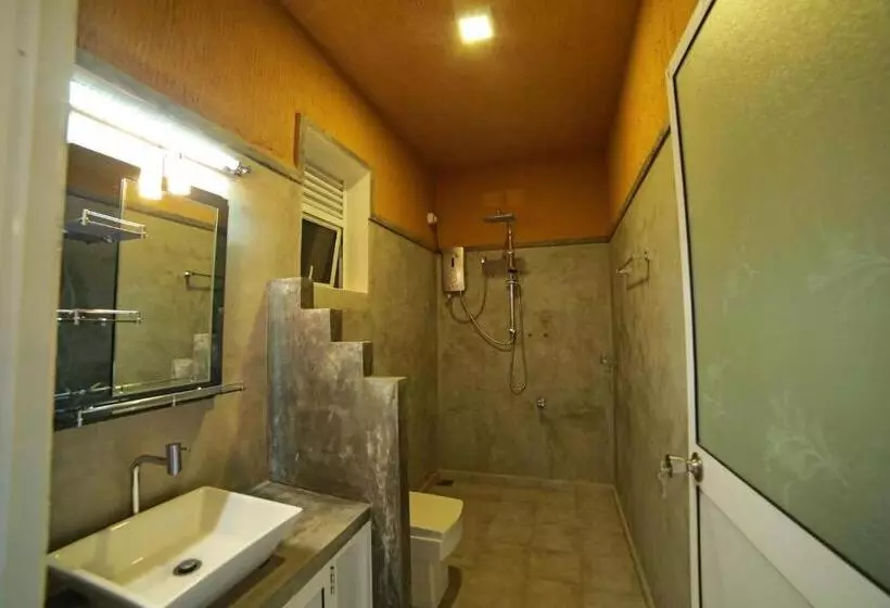 Majatalo Coconut Style Restaurant & Milinda Guest