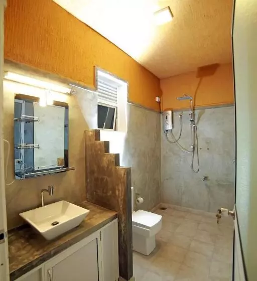 Majatalo Coconut Style Restaurant & Milinda Guest