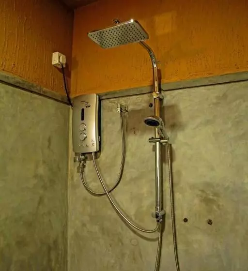 Majatalo Coconut Style Restaurant & Milinda Guest