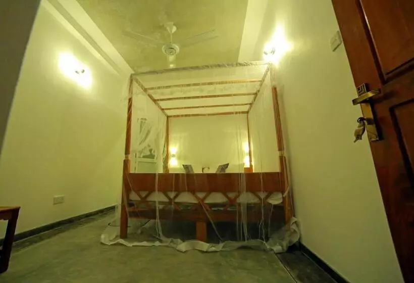 Majatalo Coconut Style Restaurant & Milinda Guest