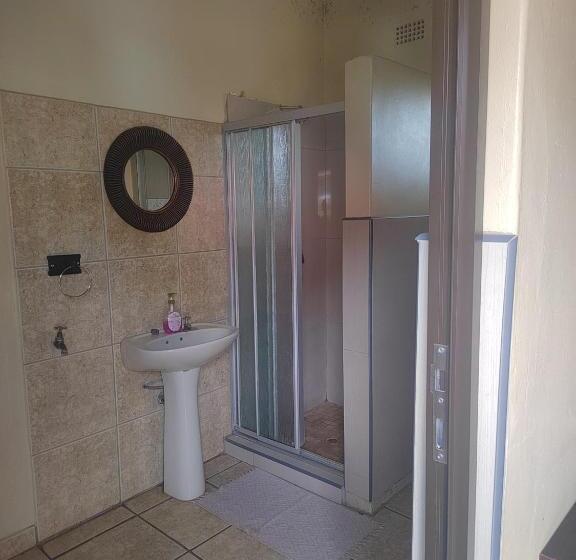 פנסיון Laguna Guesthouse