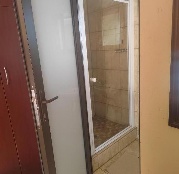 פנסיון Laguna Guesthouse