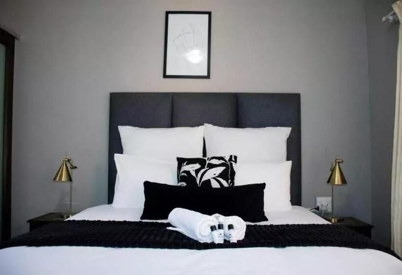 Majatalo Laguna Guesthouse