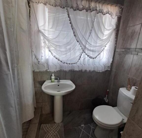 פנסיון Ndlovu Guesthouse Northam