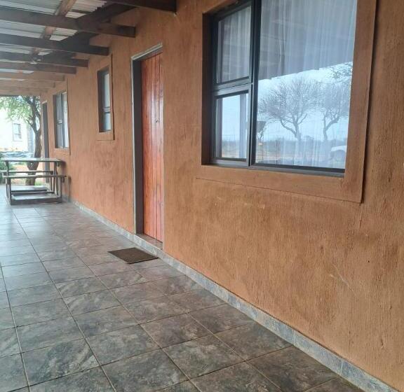 פנסיון Ndlovu Guesthouse Northam