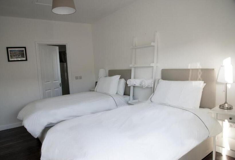 پانسیون Oronsay