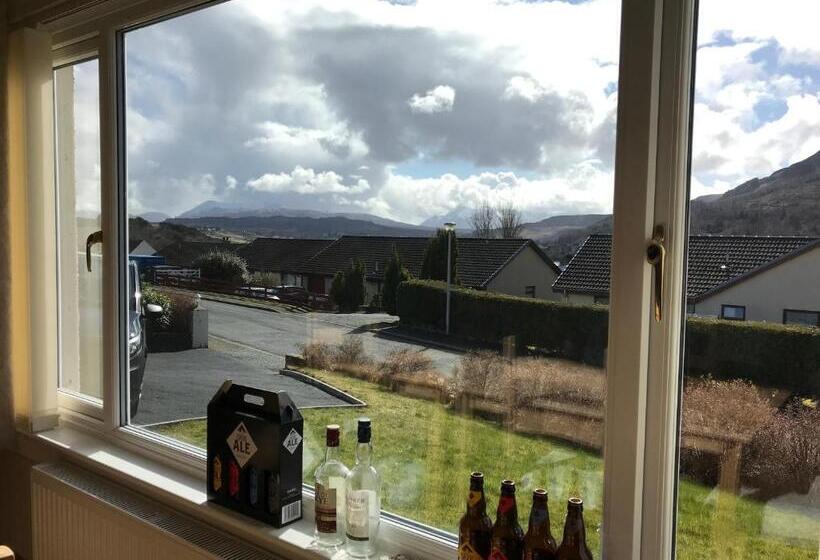 پانسیون Oronsay