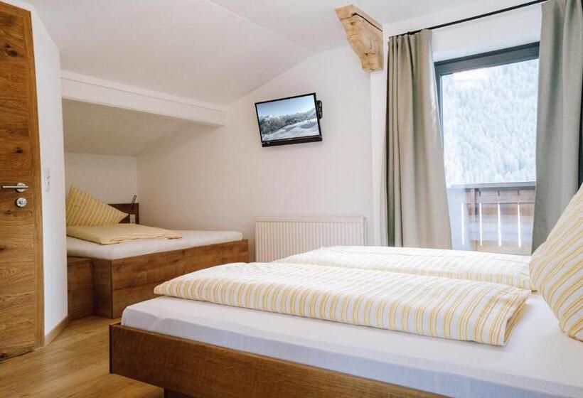 پانسیون Spatla