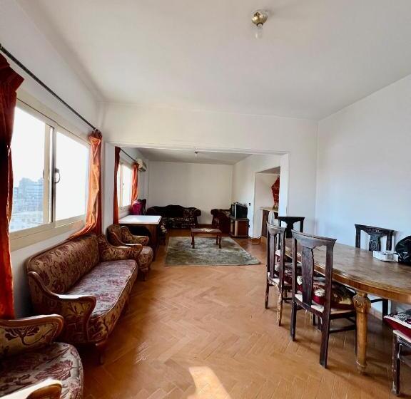 پانسیون Sunny Central Room Besides Auc Downtown