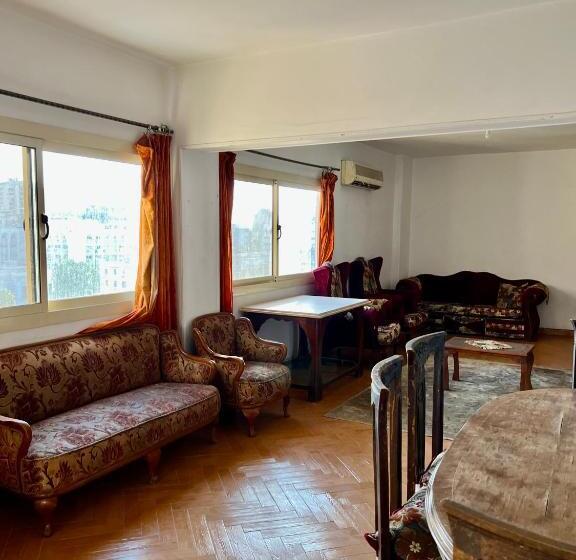 پانسیون Sunny Central Room Besides Auc Downtown