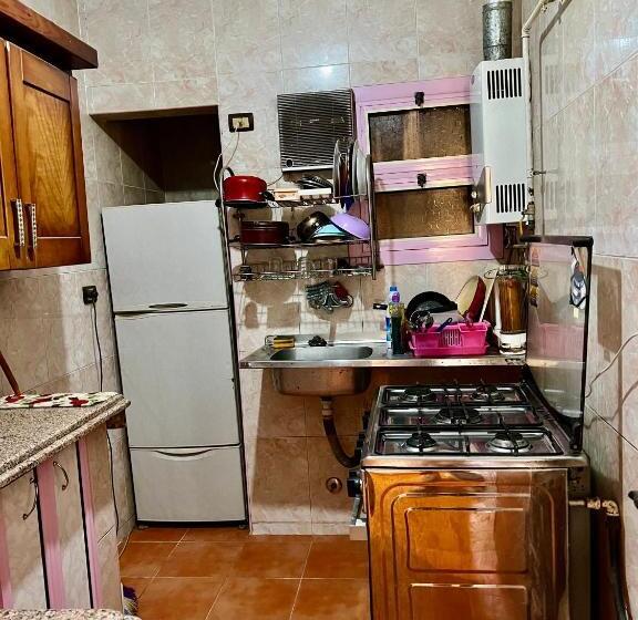 پانسیون Sunny Central Room Besides Auc Downtown